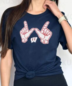 Wisconsin Badgers hand Glory shirts