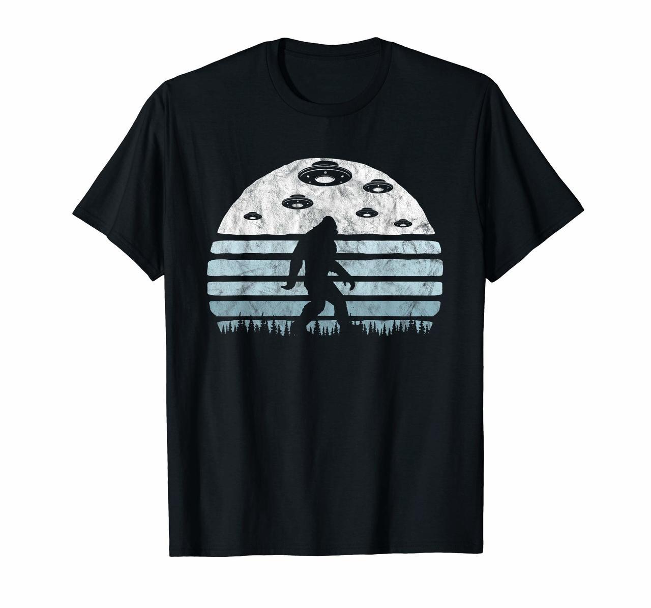 Bigfoot UFO Abduction - Vintage BELIEVE Retro T-Shirt Hoodies
