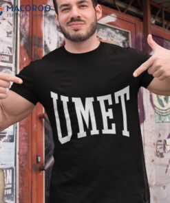 Umet Arch Vintage College Athletic Sports Shirt