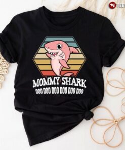 Vintage Mommy Shark Doo Doo Doo Doo Doo Doo Funny Pink SharkShirt