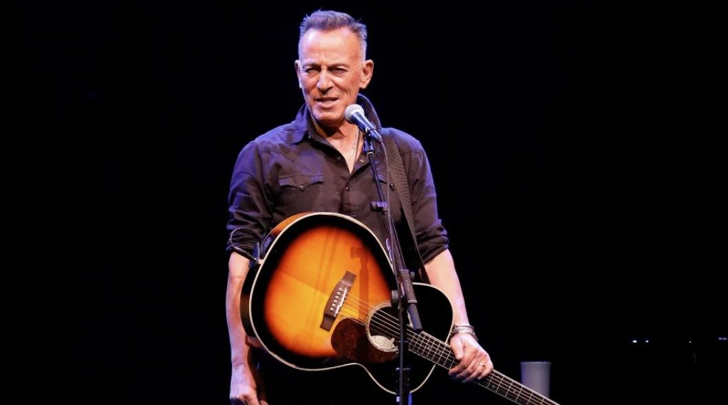 Bruce Springsteen Is Ill, Postpones Two Tour Dates