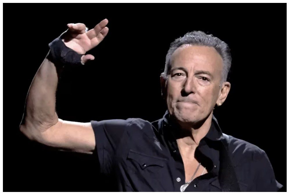 Bruce Springsteen postpones Philly shows because of illness