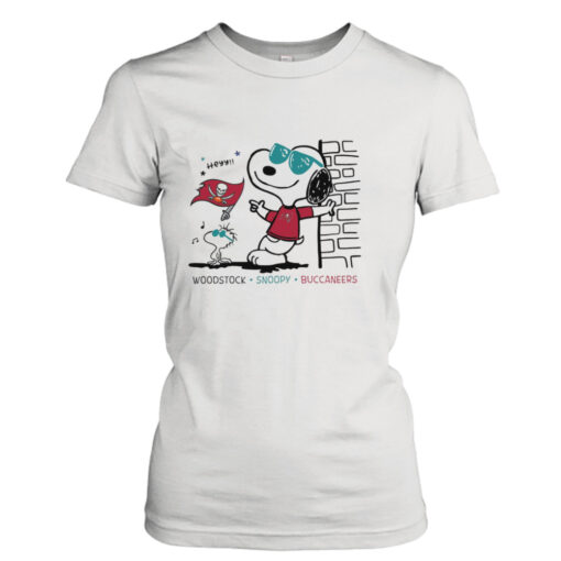 Woodstock Snoopy Buccaneers shirt T-Shirt Hoodie